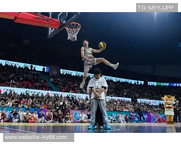 邹雨宸分享训练瞬间汗水见证坚持与信念努力向胜利迈进